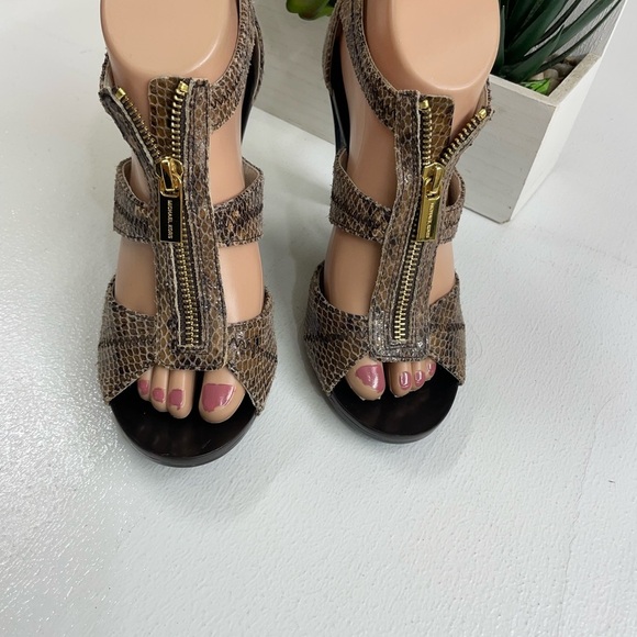 Michael Kors Brown Heels Strappy Design Medium Heel in new condition - Picture 3 of 6